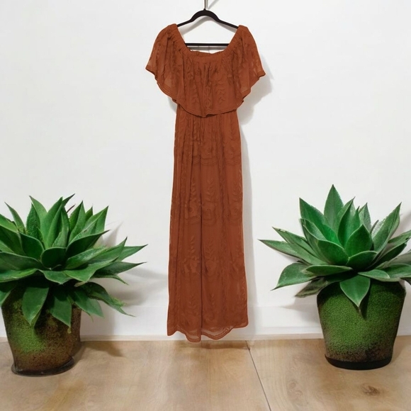 Camel Lace Overlay Off Shoulder Flounce Maxi Dress Size Medium - Picture 1 of 5